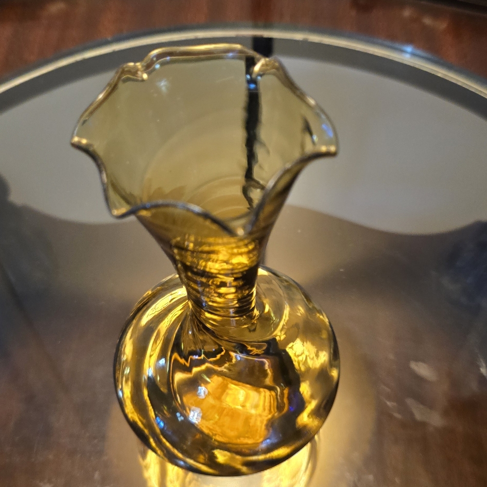 Elegant Gold Glass Vase